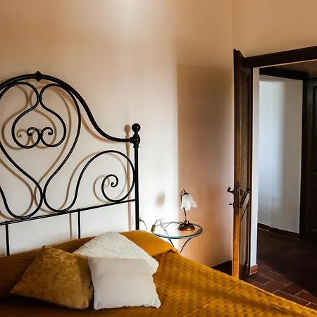 Agriturismo Bombina Farm stay *